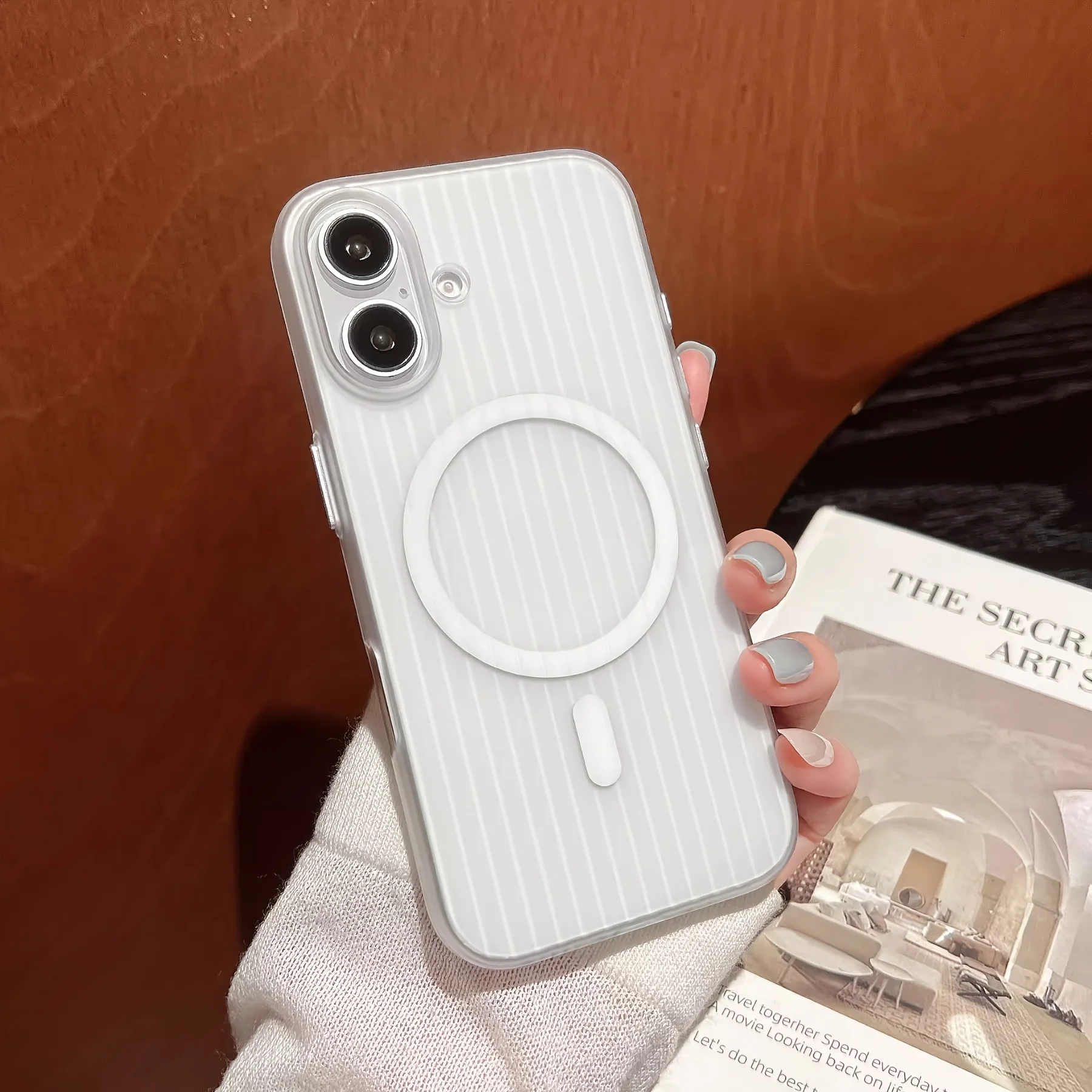 PC Magnetic Suction King، مناسب لحافظة الهاتف المحمول iPhone 17promax Design، خطوط ناعمة، نمط مريح