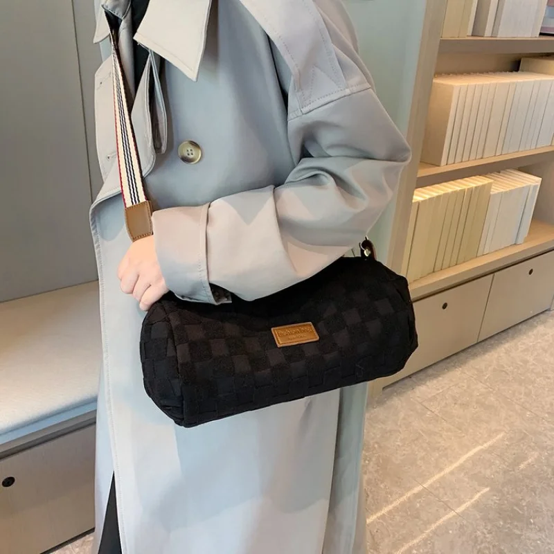 

Elegant Classic Designer Leather Tote Bag For Women Large Capacity Business Style With Minimalist Letter Logo Unique