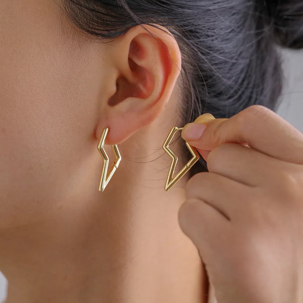 

Fashion Lightning Ring Women's Hollow Ring Earrings Punk Gold Plated Geometric Twisted Earrings Perforated Jewelry