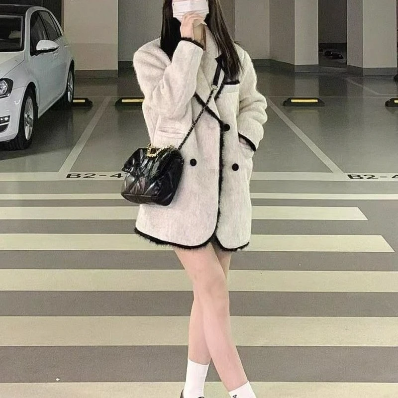 2026 New Style High-end Fashionable Solid Color Double-breasted Woolen Overcoat Jacket Beige Apricot Tweed Suit Jacket for Women