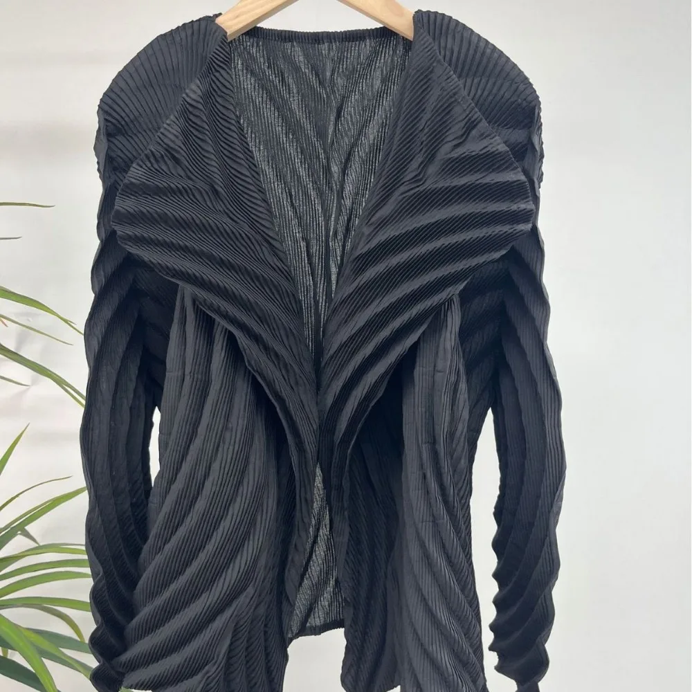 Pleats Folds 2023 Irregular Design Short Jacket New Fashion Casual Concealed Button Tops Coat Jacket Cardigan Commuter Versatile