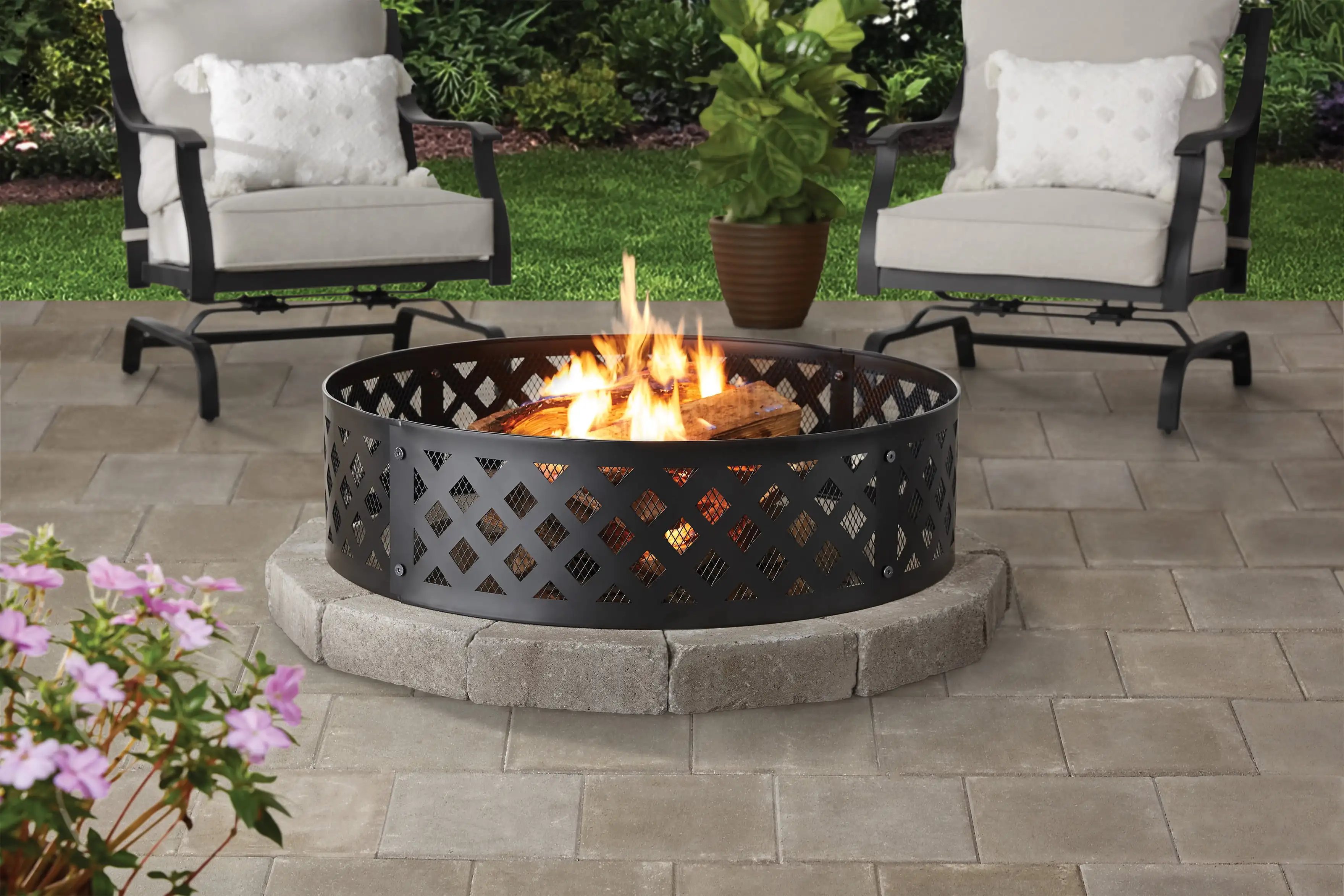 36" Round Metal and Steel Fire Ring Black