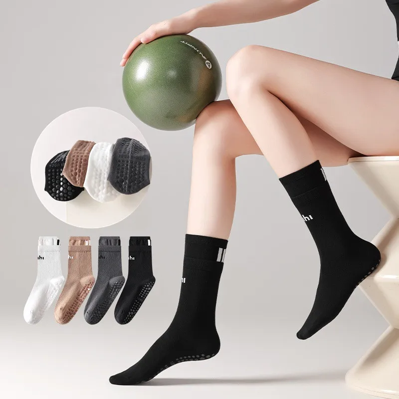 

Женские спортивные длинные носки с буквенным принтом, носки для тренажерного зала, фитнеса, пилатеса, силиконовые нескользящие профессиональные домашние носки для йоги