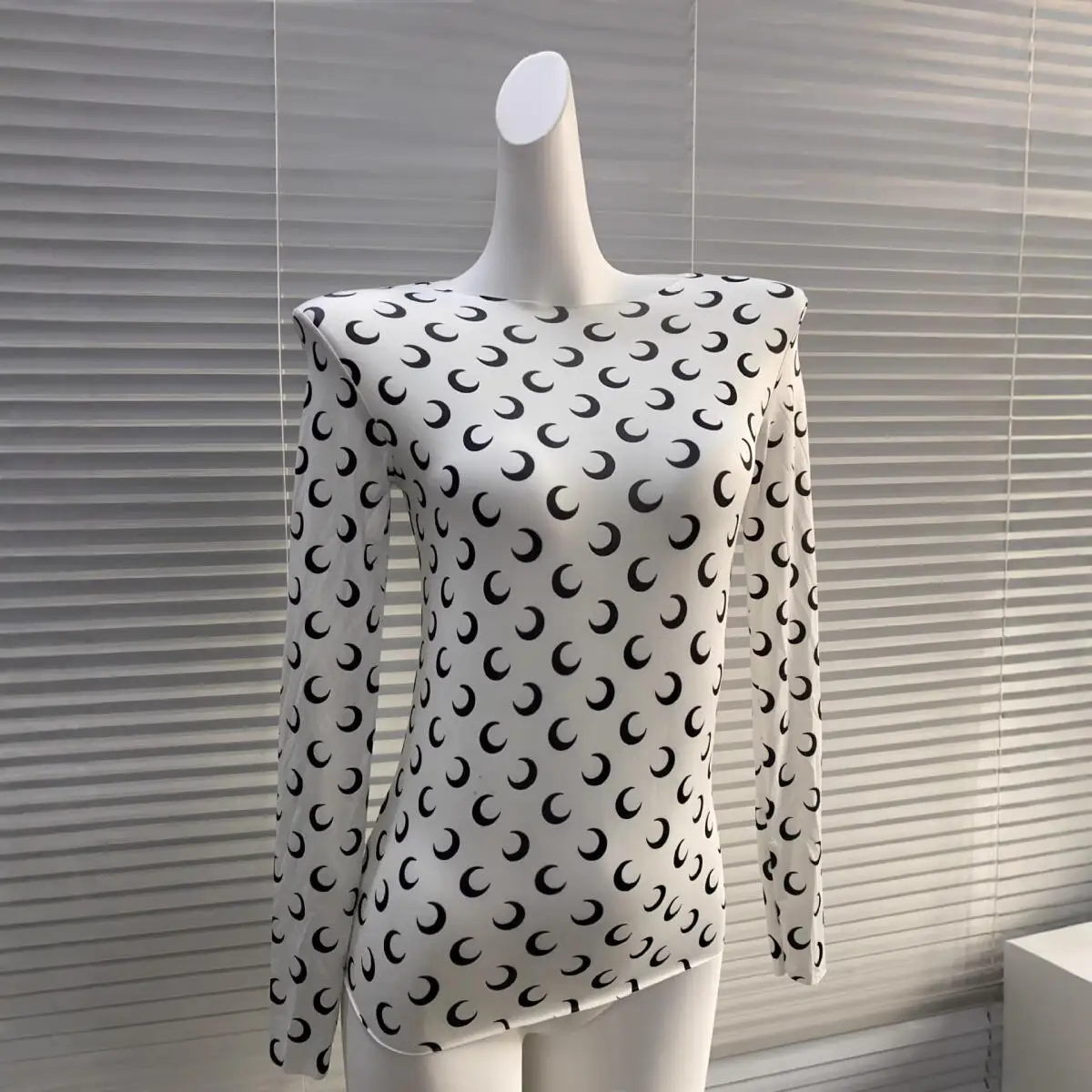 New Korean Style Moon Print Blouse Women Long Sleeve Summer Ice Silk Sunscreen Layered T Shirt Streetwear