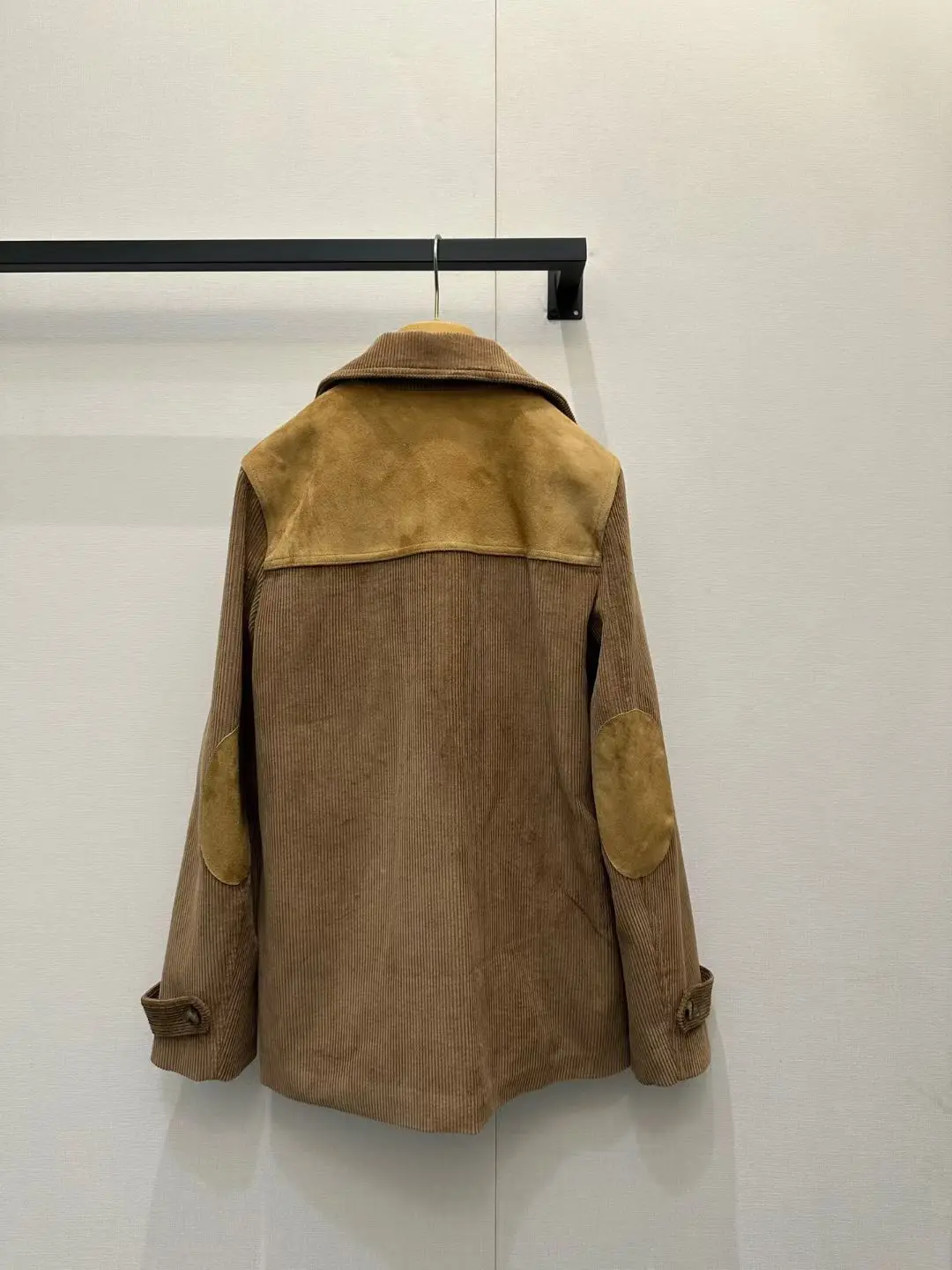 Giacca da donna con colletto in pelle scamosciata patchwork di velluto a coste ricamato in tessuto nuovo invernale in stile britannico