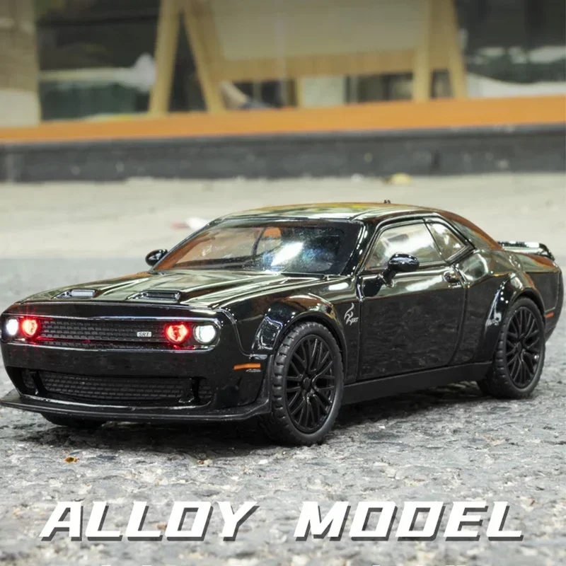 

1:32 Dodge Challenger SRT Car Alloy Model Diecasts Metal Sports Car Model Simulation Sound Light Collection Boys Toy Gift