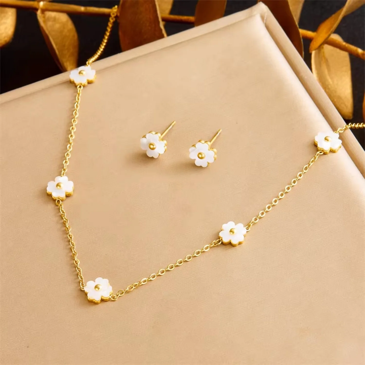 Fashion Flower Shell Pendant Necklace Set For Women Gold Color Clavicle Stainless Steel Chain Jewelry Wedding Gifts Rust Proof
