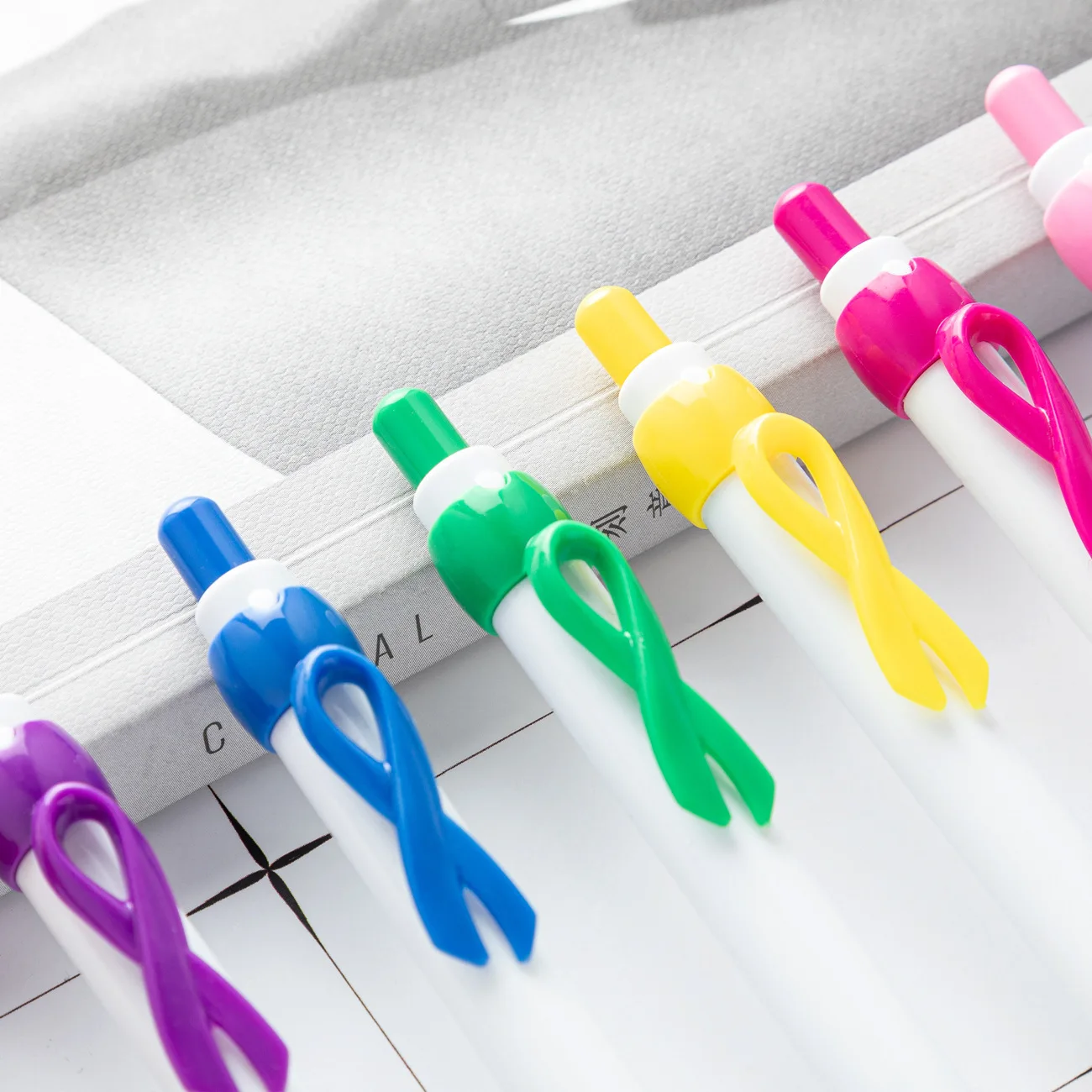 100PCS  Spot Ribbon Ballpoint Pen Advertising Bow Knot Action Pen Creative AIDS Promotion Mini Pen Gift Ribbon Pen