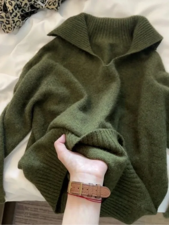 Retro Green Women's Knitted Sweater Loose Fit Inner Shirt Autumn Winter Casual High End Feeling Comfortable Soft Knit Top