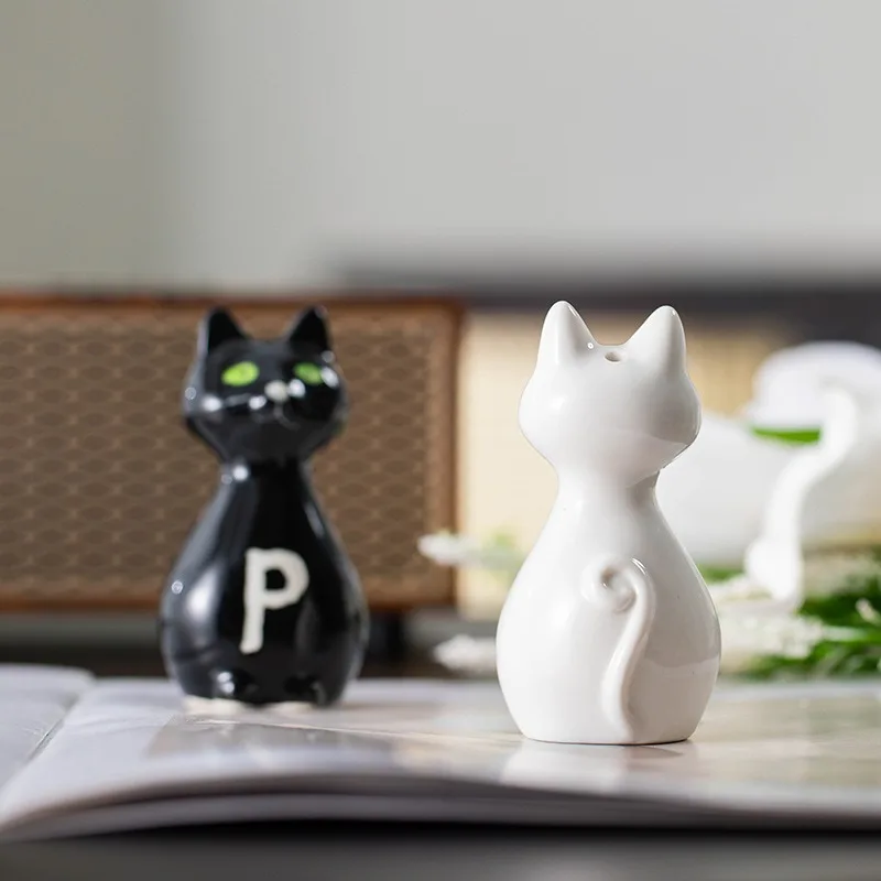 

2pc Salt and Pepper Condiment Storage Container Black White Cute Cat Seasoning Jar House Kitchen Decor Home Restaurants Wedding