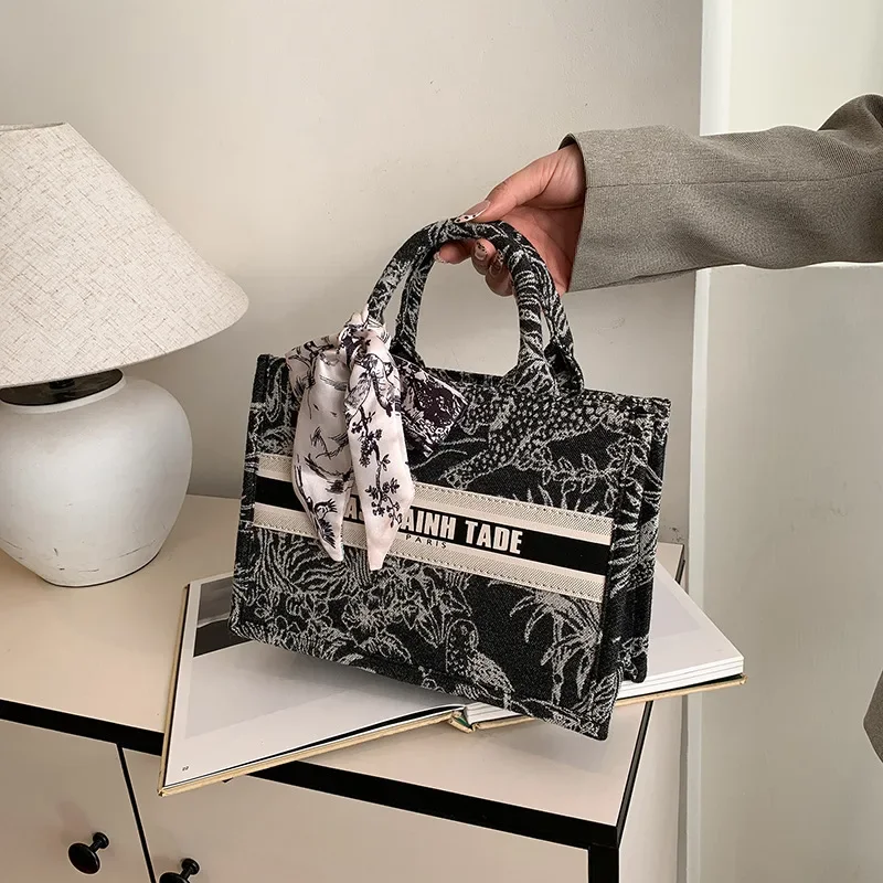 

2025 Artisanal Tote Women Pearl Chain Convertible Spacious 20L Commuter Office-to-Event Multi-Functional EcoChic Essentials