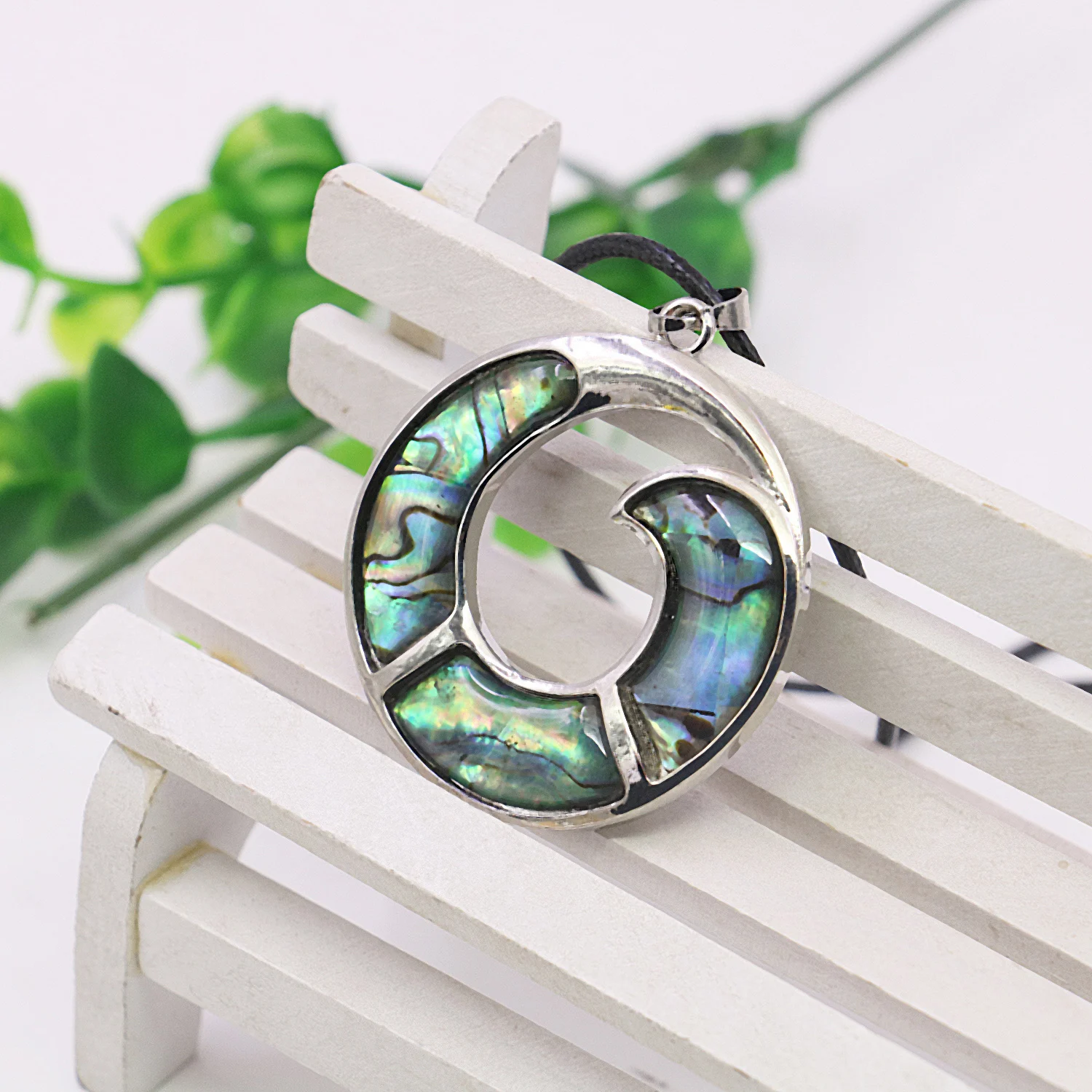 Alloy Round Vortex Natural Abalone Shell Pendant Fitting Accessory Silver-plated Hand Made DIY For Necklace Women Girls Jewelry