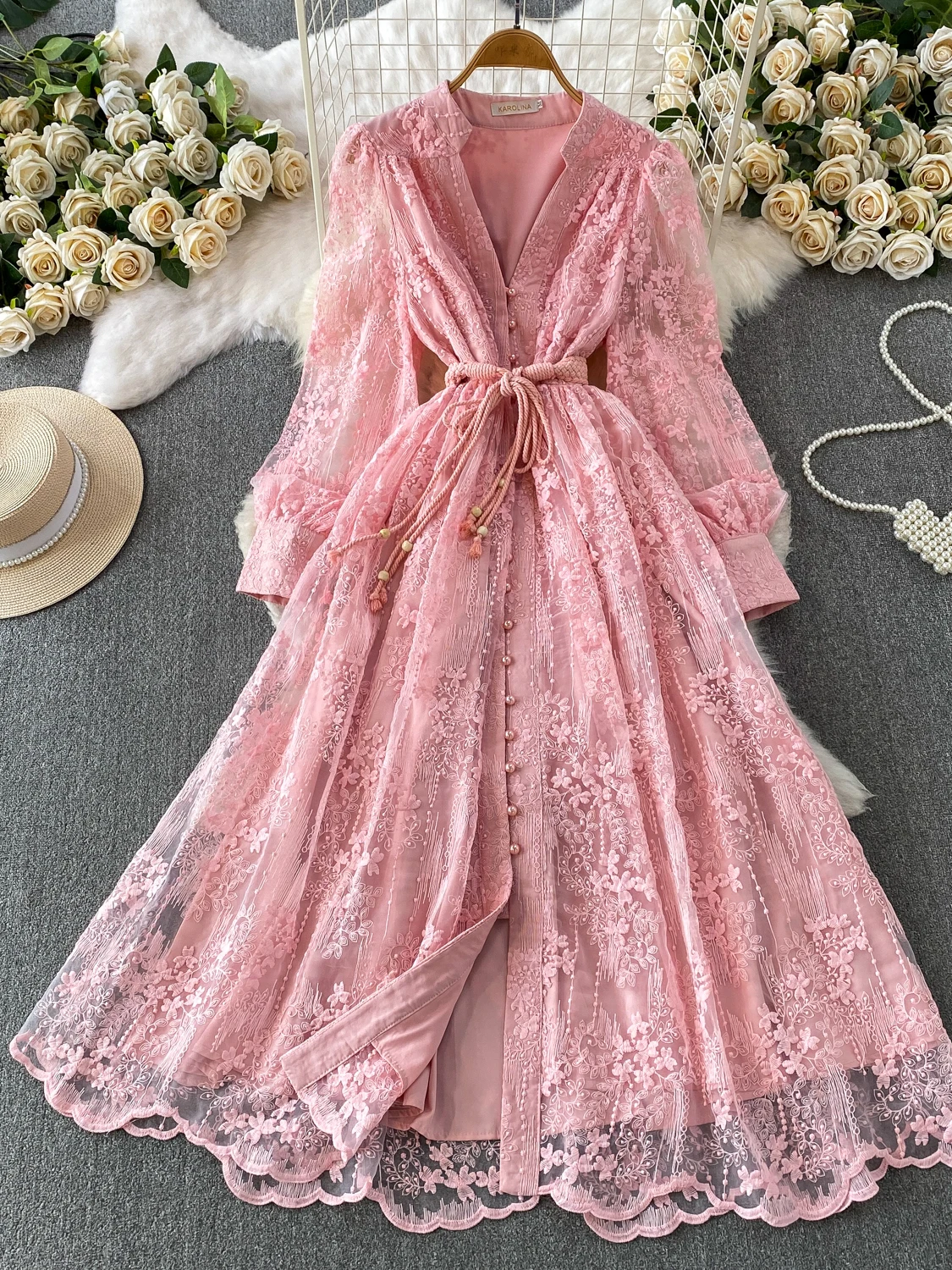 

Retro Sweet Court V-Neck Lantern Sleeve Slimming Embroidery Single Button A-Line Knee-Length Dress Korean Style Commute