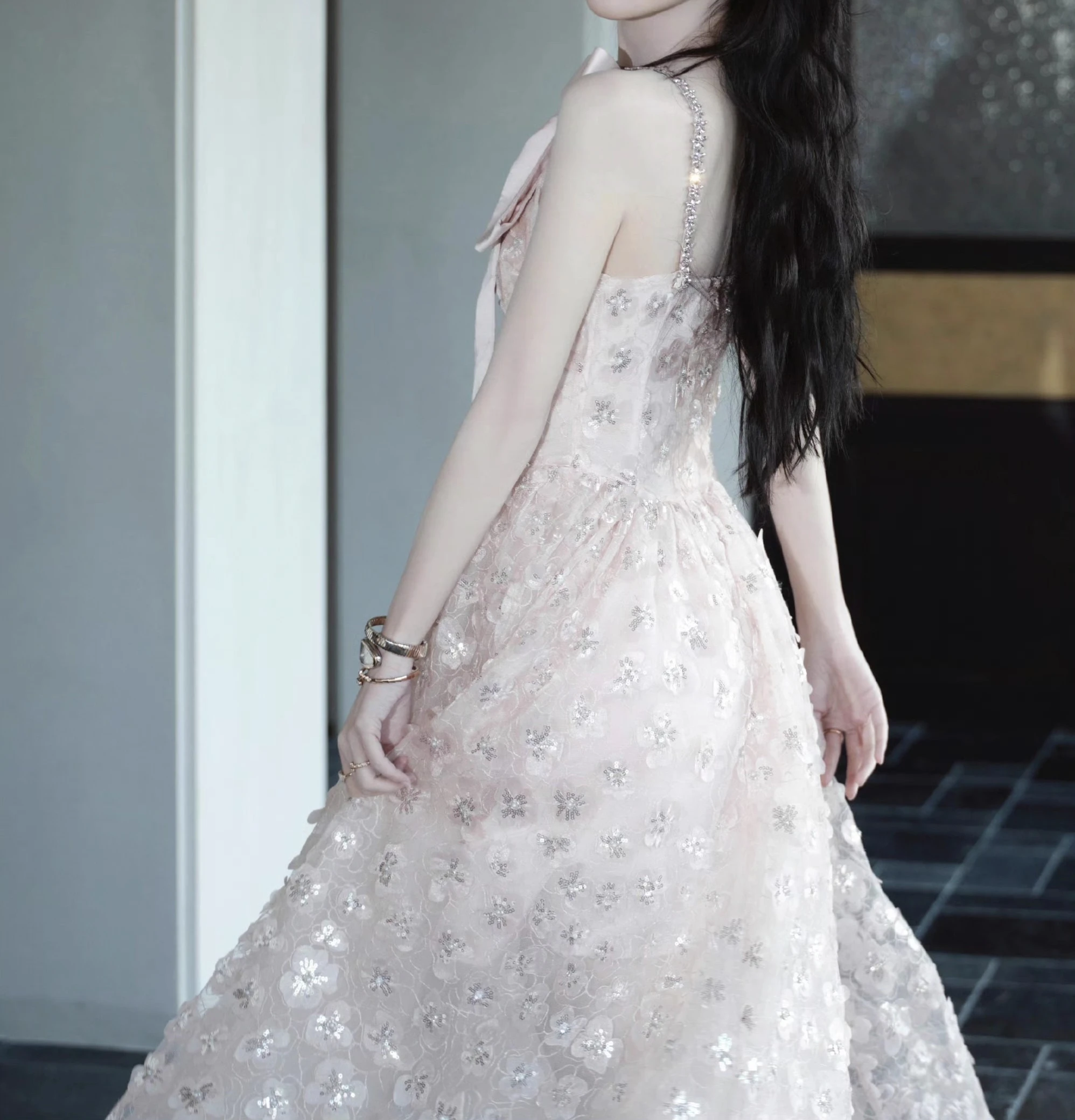 ピンクメッシュドレス女性ストラップノースリーブエレガントなスパンコール刺繍フローラ Vestidos ボディコンハイウエストパーティー服