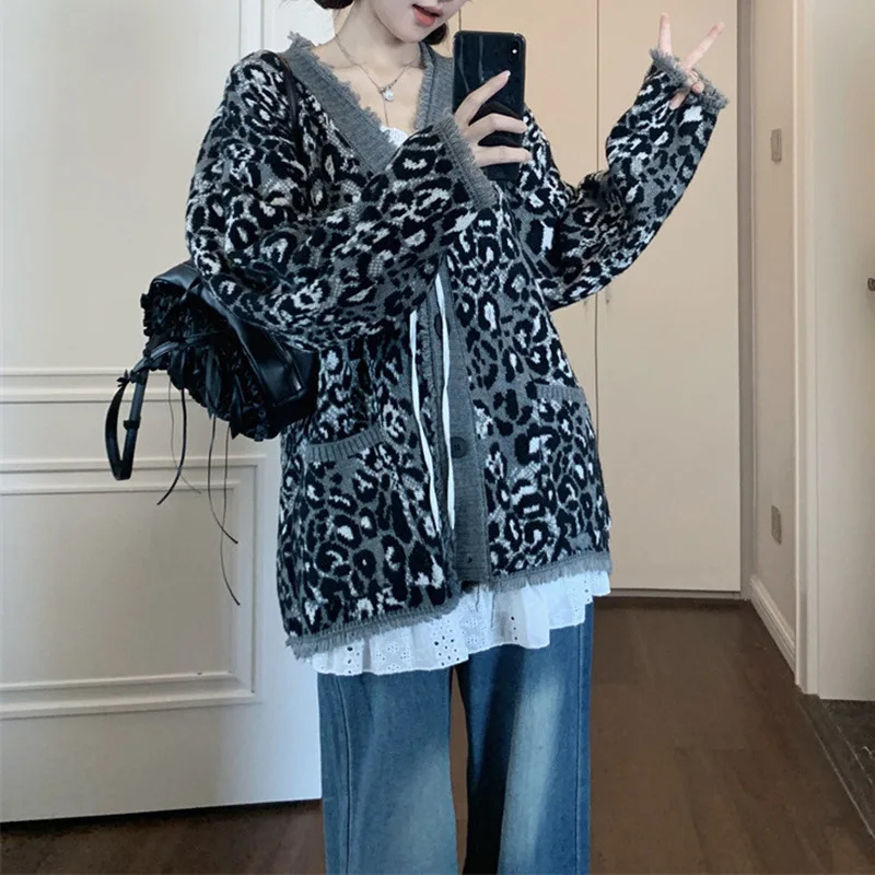 Kontrastowy sweter w panterkę Jesień i zima Nowy luźny dzianinowy kardigan z długim rękawem w leniwym stylu