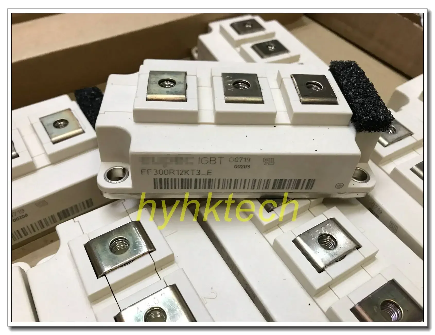 

1шт оригинального модуля IGBT FF300R12KT3, новый в наличии