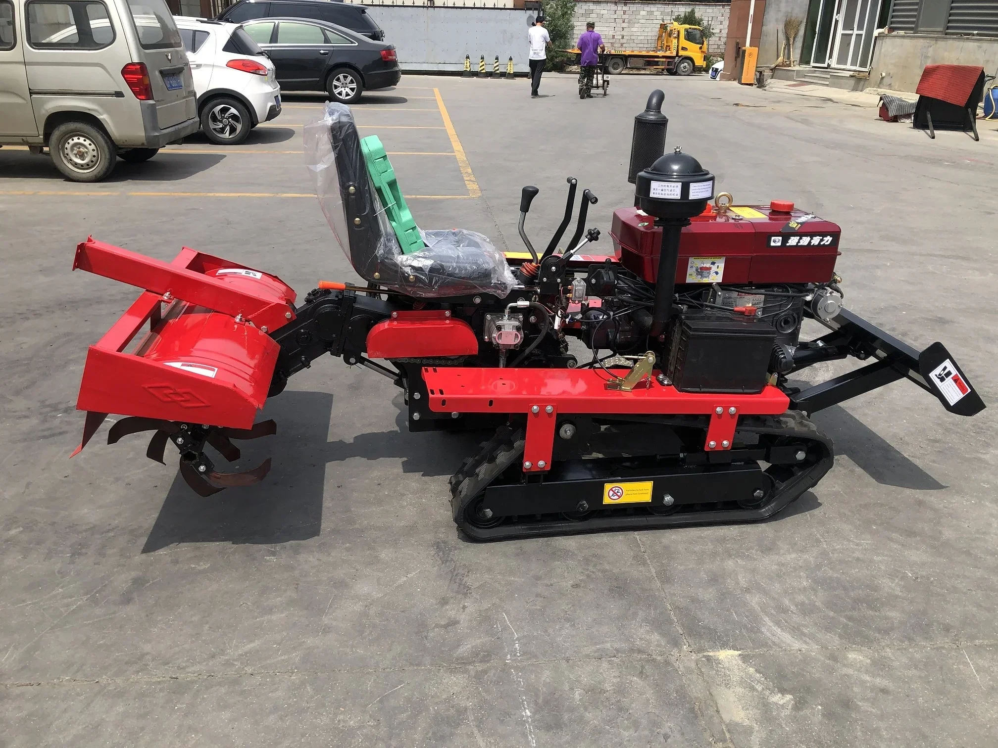 2025 Raupentraktoren mit Gummiketten, Bodenfräse, Grubber mit Bagger