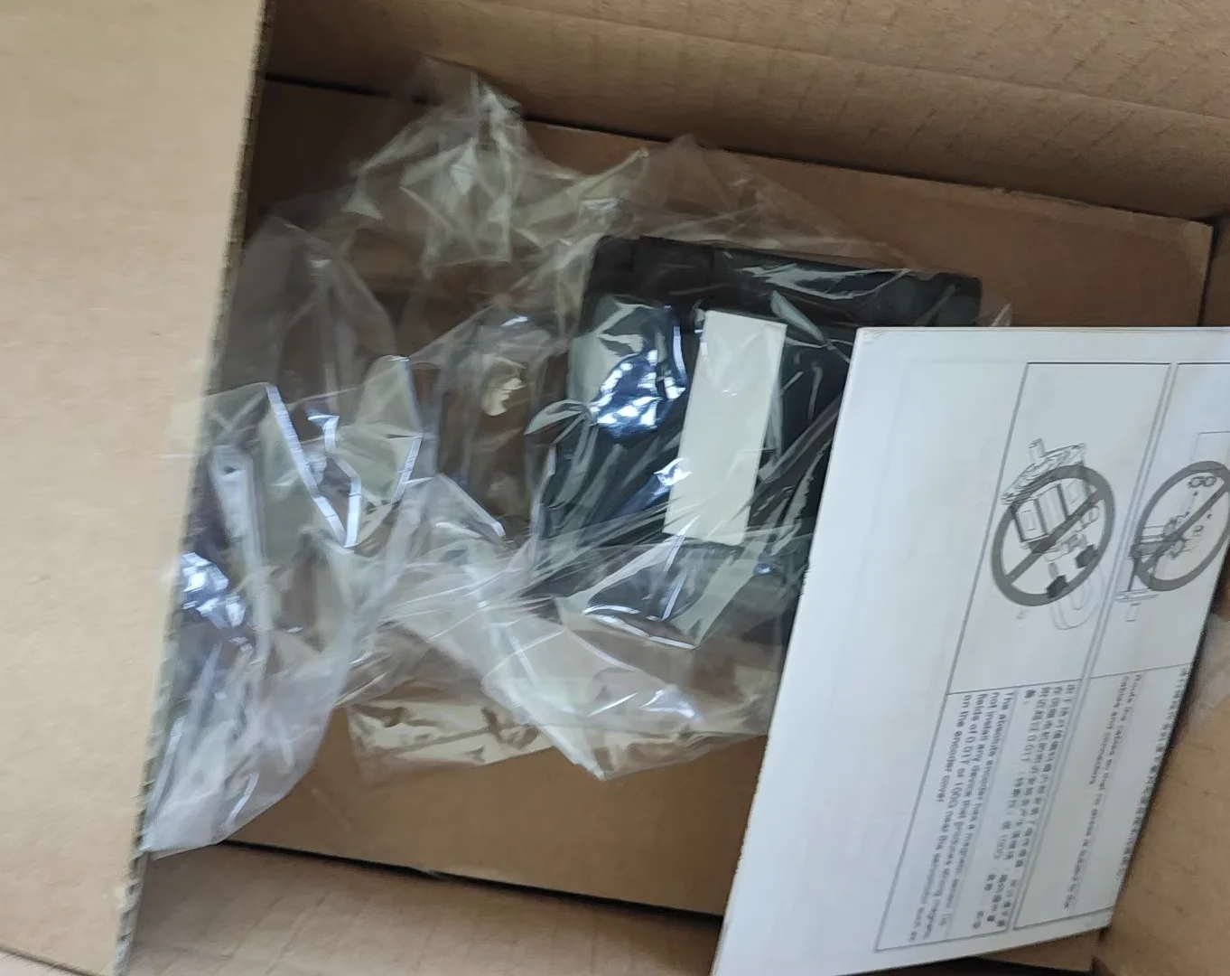 

Servo Motor SGMPS-04A2E2B Brand New Original Genuine，SGMPS 04A2E2B，Fast shipping，In Stock