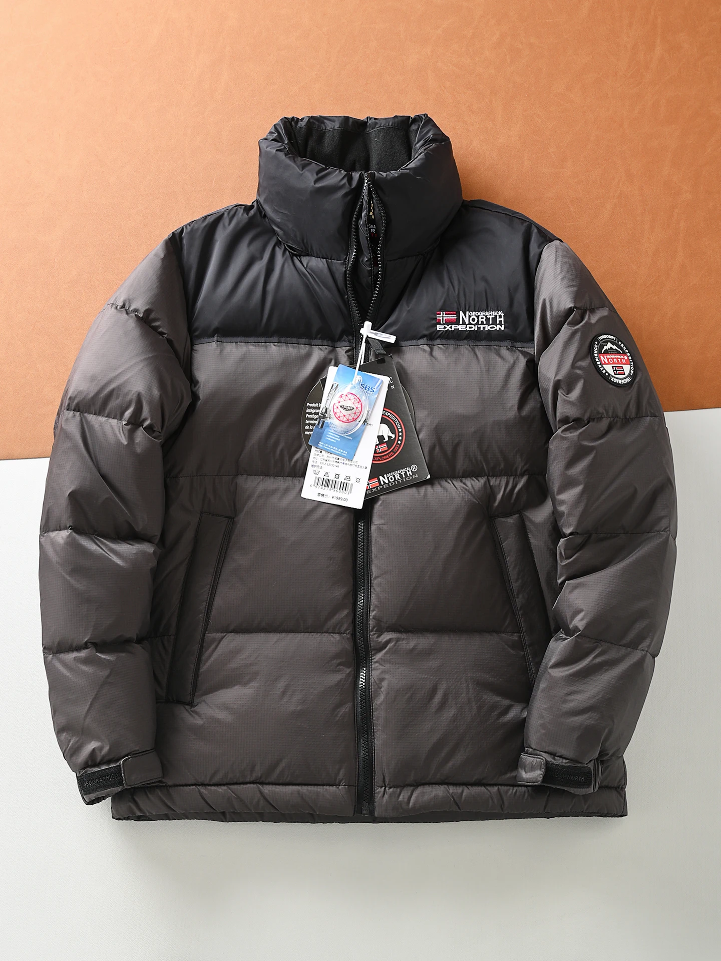 

Nordic Sle High Fluffy Warm Winter Men's Thiened Cold-resistant 90 Du down Jaet Stand Collar Long Sve Outdoor Coat