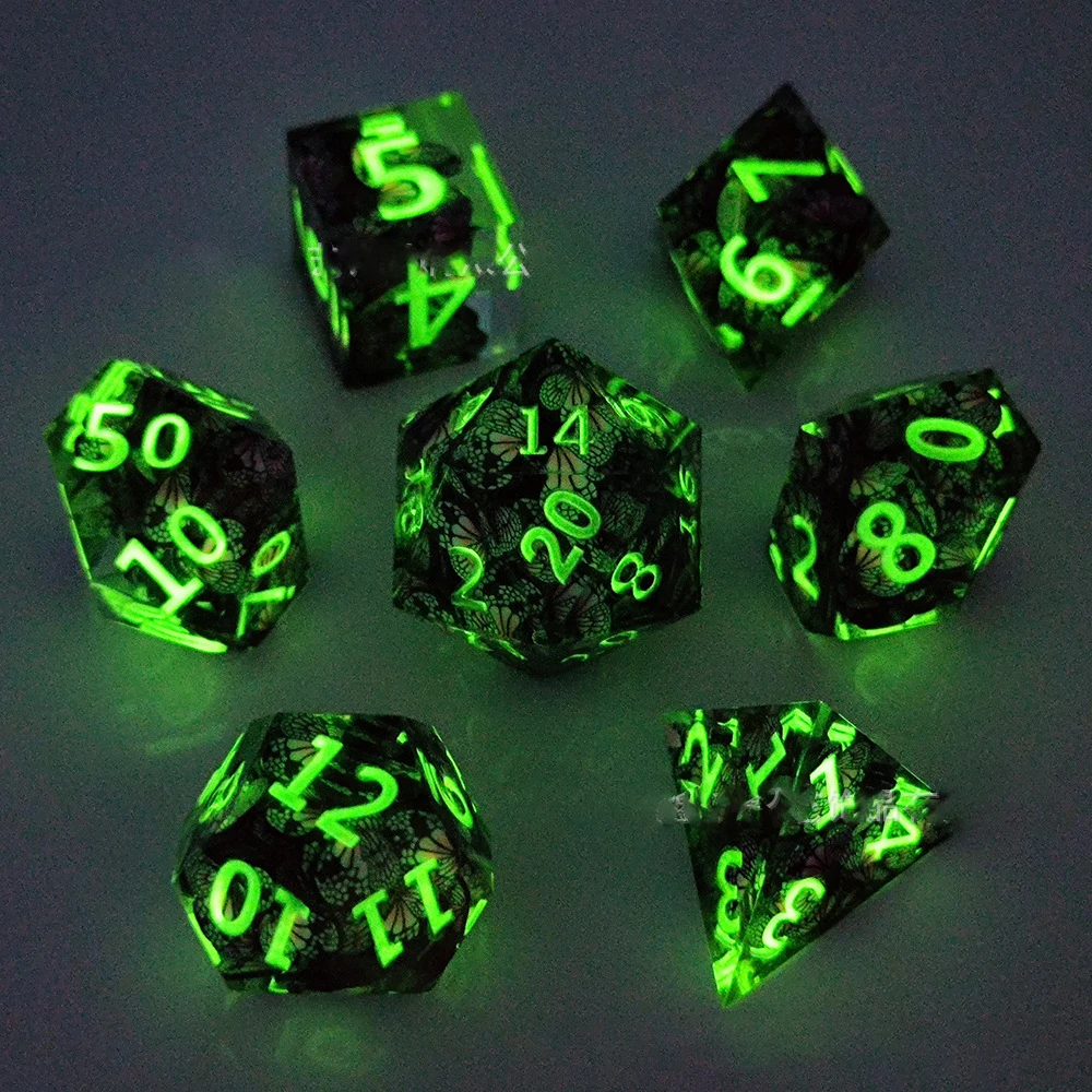 

New Glow-in-the-dark Resin Dice D&D Set Handmade Polyhedral Resin Dice with Sharp Edge DND D6 D20 Dice for TRPG Game