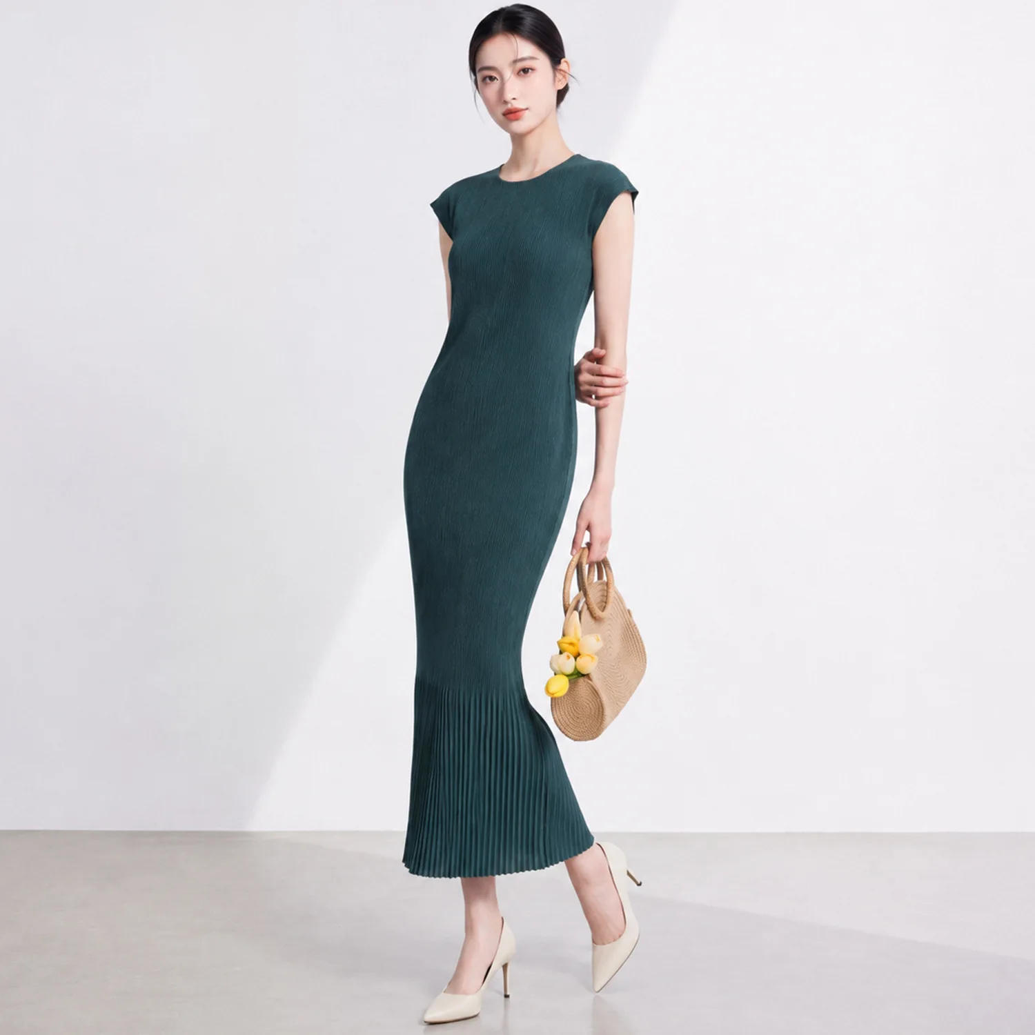 Elegant Dress, Simple and Generous Long Skirt, Women's High-end Pleated European and American Foreign Trade Women's Dress
