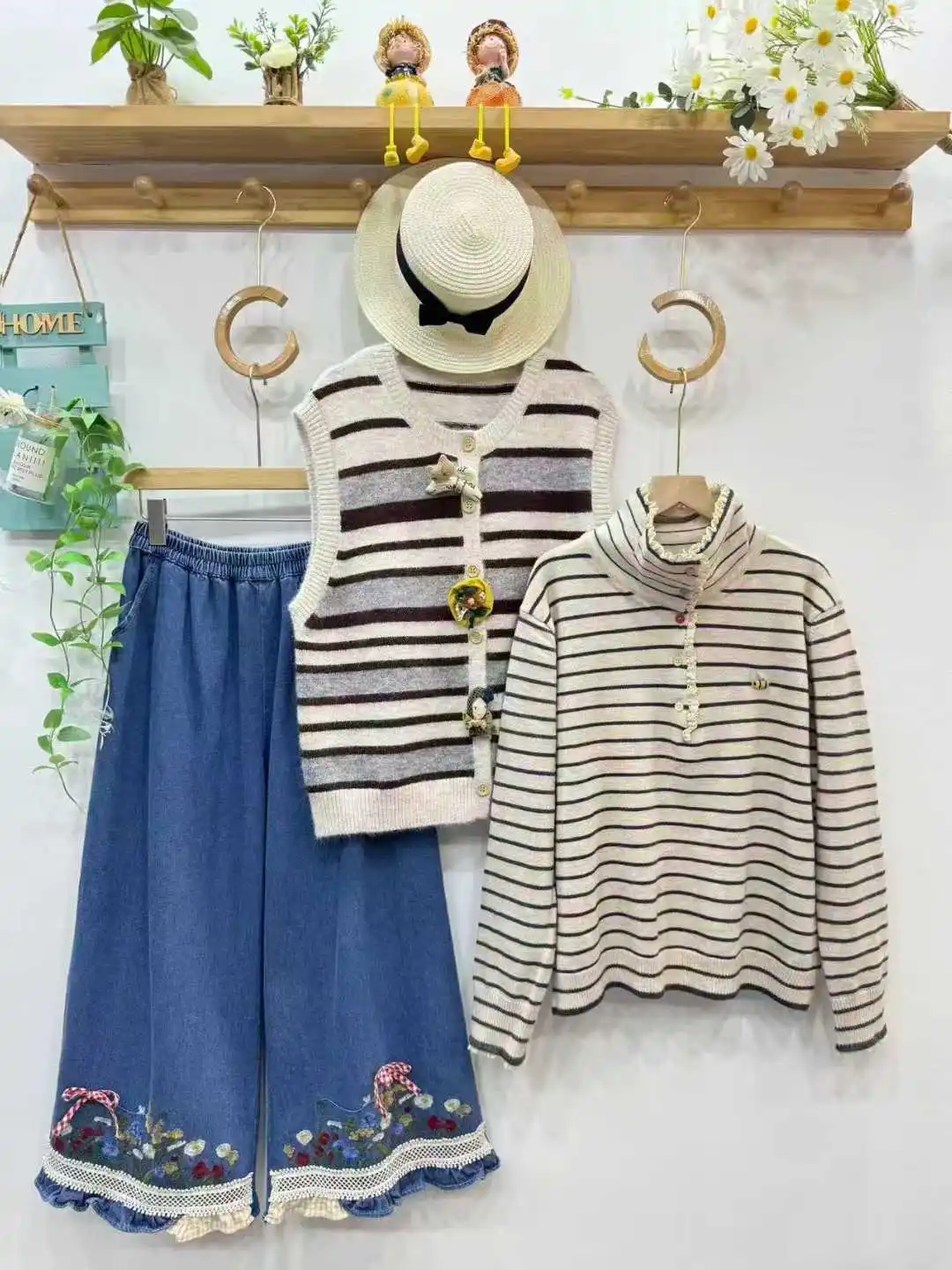 เสื้อสเวตเตอร์ผสมผ้าฝ้ายสำหรับฤดูหนาวปี 2025 ใหม่ล่าสุด ผู้หญิง คอเต่า ลายทาง แต่งลูกไม้ สไตล์โมริเกิร์ล วินเทจ หวาน หลวม รุ่น T5D352CC