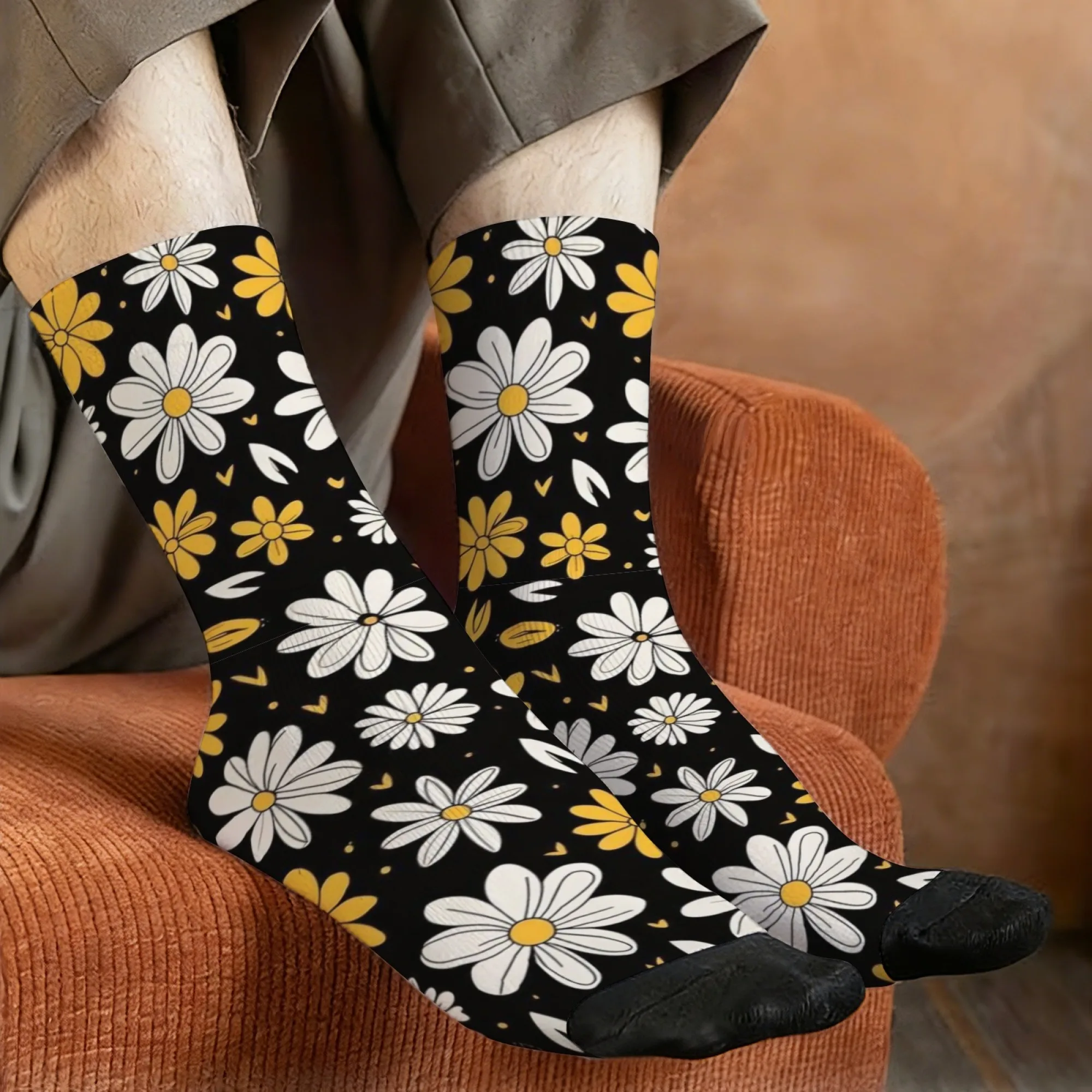 Daisy Print Socks Skin-friendly Breathable Smooth Anti-rub Men's Socks Hiking Camping Happy Parties Simple Stylish Sports Socks