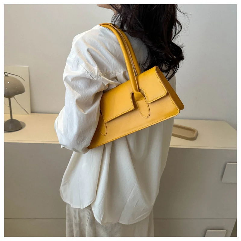 2023 New Handbag French Style PU Leather Solid Color Art Popular Design Shoulder Bag Business Travel Casual Shopping Phone Pouch