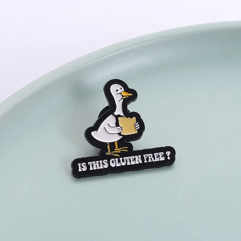 الخبز الكبير الأبيض أوزة الكرتون بروش الإبداعية شخصية جديدة لطيف شارة بطة الحيوان الملحقات الملابس على ظهره طوق إبرة