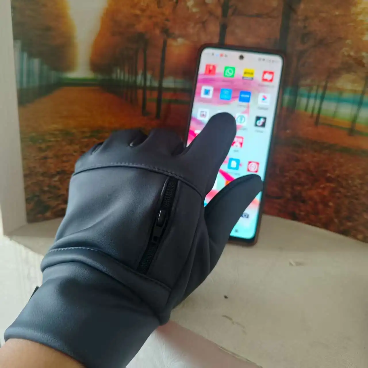 

Warm Touch Screen Motorcycle Gloves for Winter Cycling, Skiing, and Driving - Waterproof and Windproof Thermal Glove A0014