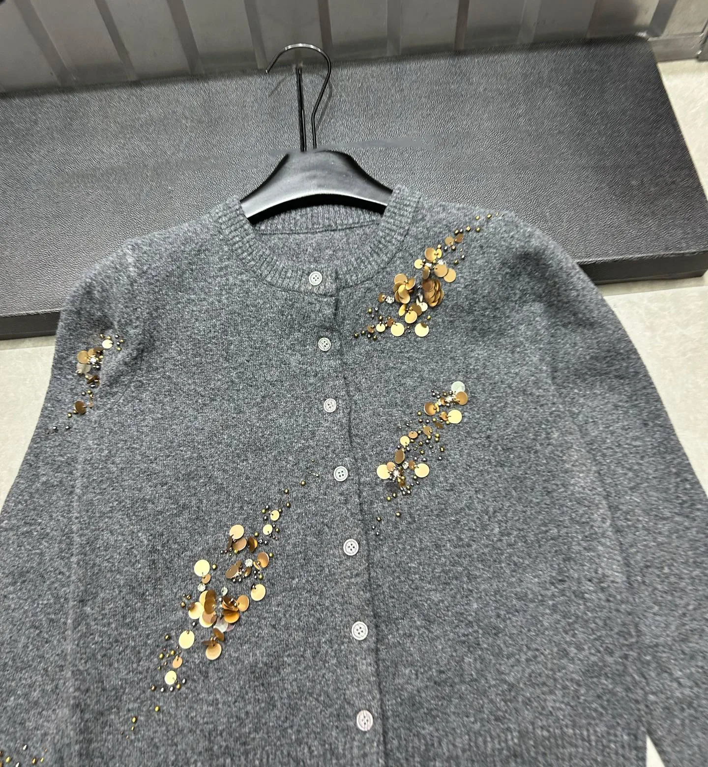 المرأة رمادي جولة الرقبة الديكور الترتر الصوف سترة خمر أزياء طويلة الأكمام تريكو سترة الكشمير المعنقة سترة F411 #2