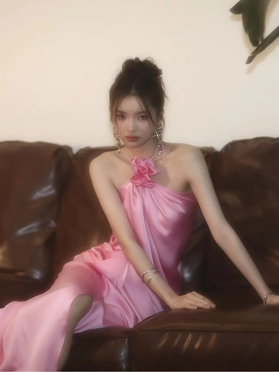 

Pink Satin Floral Dr Set Sexy High Waist Long Svel Gown for Summer Season Women's Faion Trendy Outfit