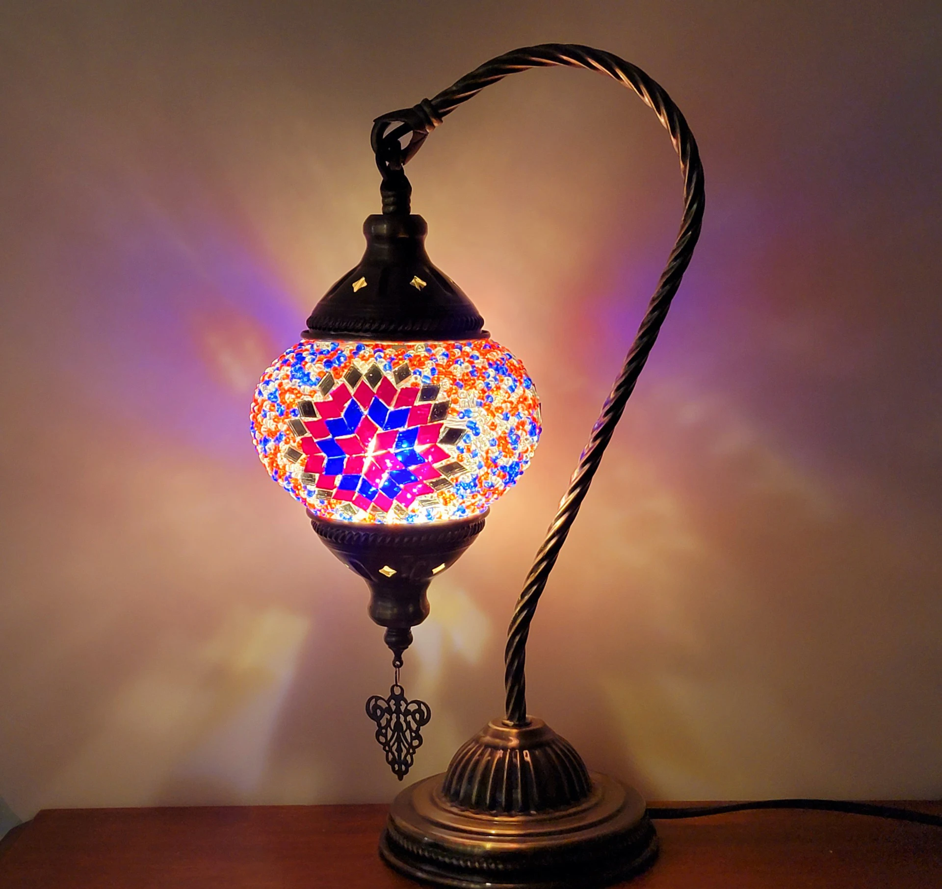 Hot Sale DIY Iron Swan Shape Glass Material Hand Made Plug-in LED Turkish Mosaic Modern Eco-Friendly Lamp Kit for Home