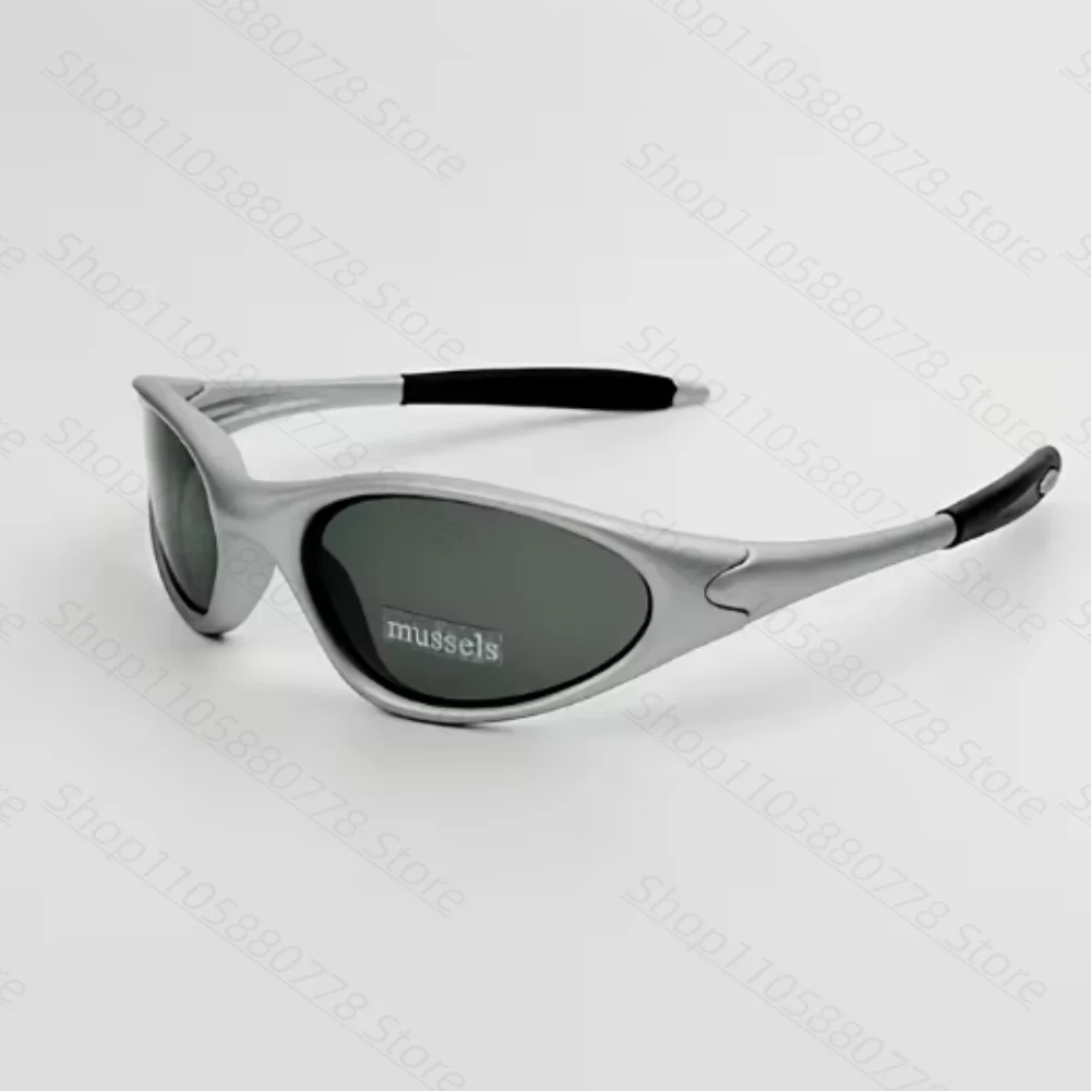 One-piece polarized sunglasses TR90 material cycling UV-proof sunglasses