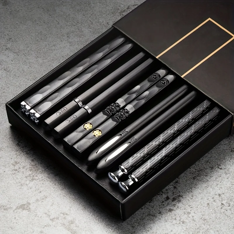 Juego de 5 pares de palillos (1/2 set), set familiar, set para fiestas, diseño tallado, estilo mixto negro y plateado, nuevos palillos de aleación, resistentes al moho, uso doméstico de alta gama, aptos para toda la familia, antimoho, un palillo por perso
