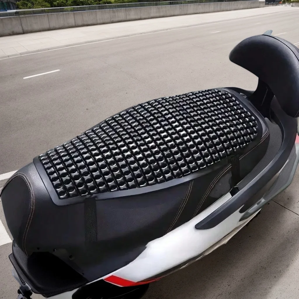 

Черная подушка сиденья мотоцикла — дышащая гелевая подушка с быстросъемной пряжкой для электрических велосипедов, скутеров и мотоциклов