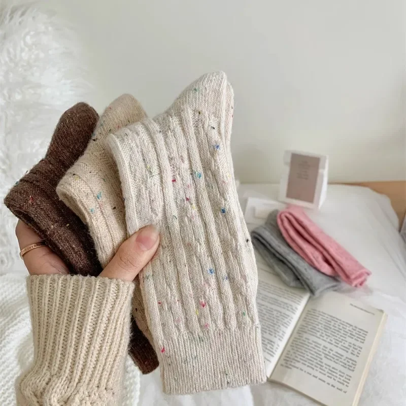 المرأة الجوارب شتاء جديد الجدة موضة النمط الياباني عادية طاقم الجوارب الدافئة مخطط الخريف جوارب من الصوف. بسيطة للفتيات العصرية