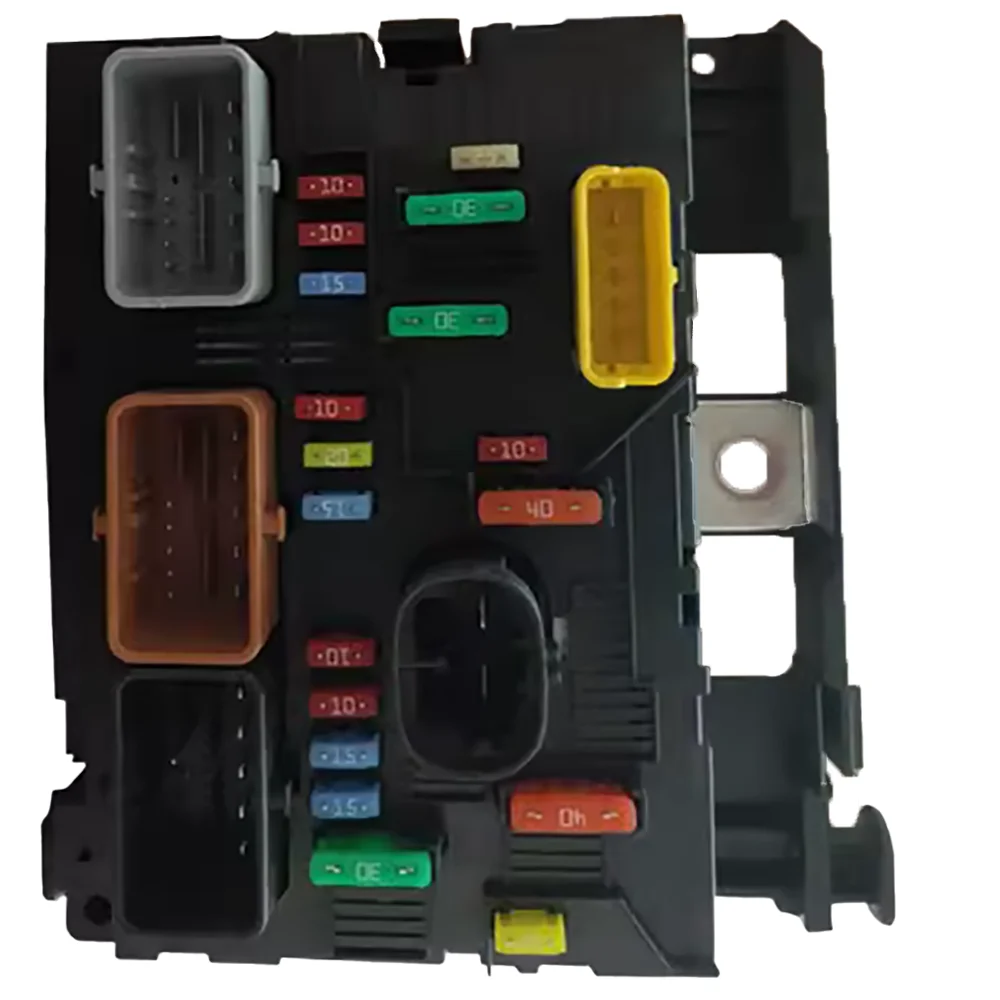 Suitable for Peugeot 1007 207 (A7) 307 RESTYLING Citroen C2 C3 II C4 ENGINE FUSE BOX 6500FH