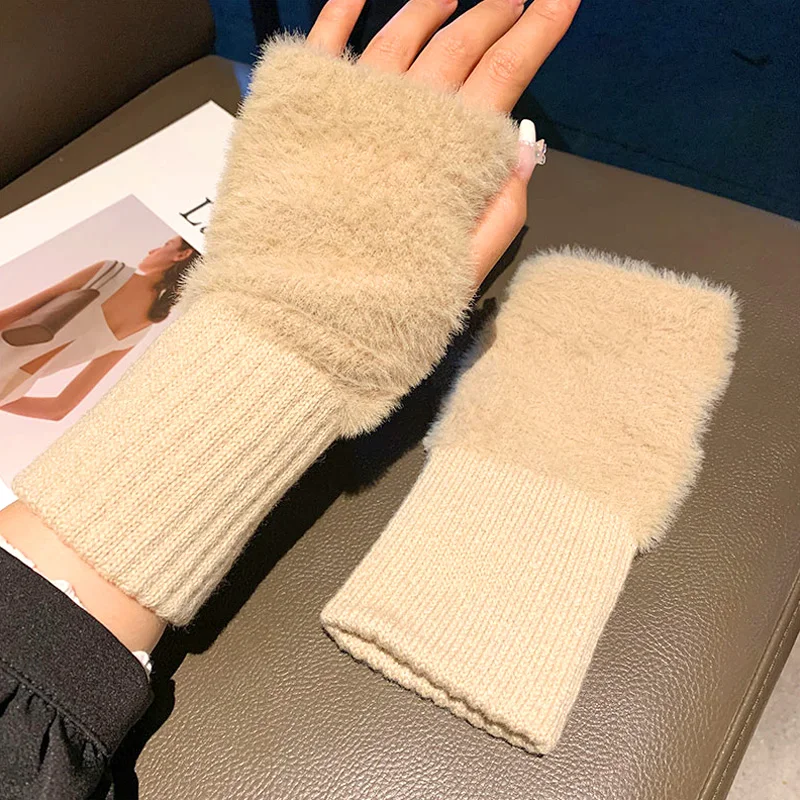 

2023 Winter Fashion Imitation Mink Plush Fingerless Gloves Women's Soft, Warm, Fluffy, Half Finger Cute Knitted Gloves