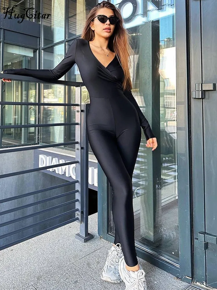 Hugcitar 2024 Spring V Neck Long Sleeve Solid Ruched Sexy Bodycon Skinny Jumpsuit Fashion Vacation Party Romper Overalls Y2K