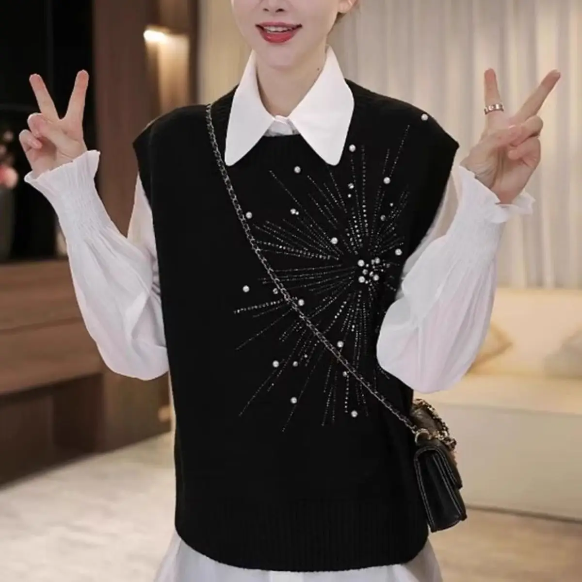 Bling Beading O-neck Knitted Vest 2025 Spring Autumn Sleeveless Knit Sweater Korean Style Female All-match Short Waistcoat