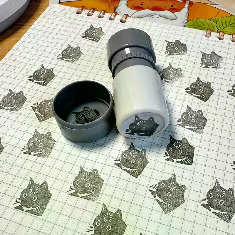 2Pcs Creative Small Cat Sign In Punch Stamp Kawaii Cartoon Cat Stamp Diary Decoration Craft Supplies Kid DIY Toy Fun Gift