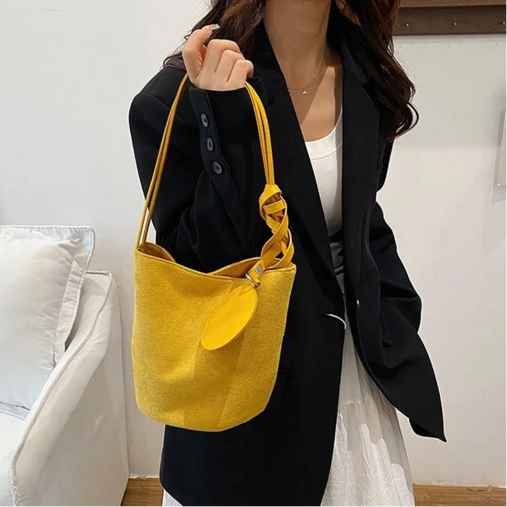 Modische Einfarbige Wildleder-Beuteltaschen mit Großer Kapazität, Schnallenverschluss-Schultertasche, Tragetasche für Damen – Detail 5