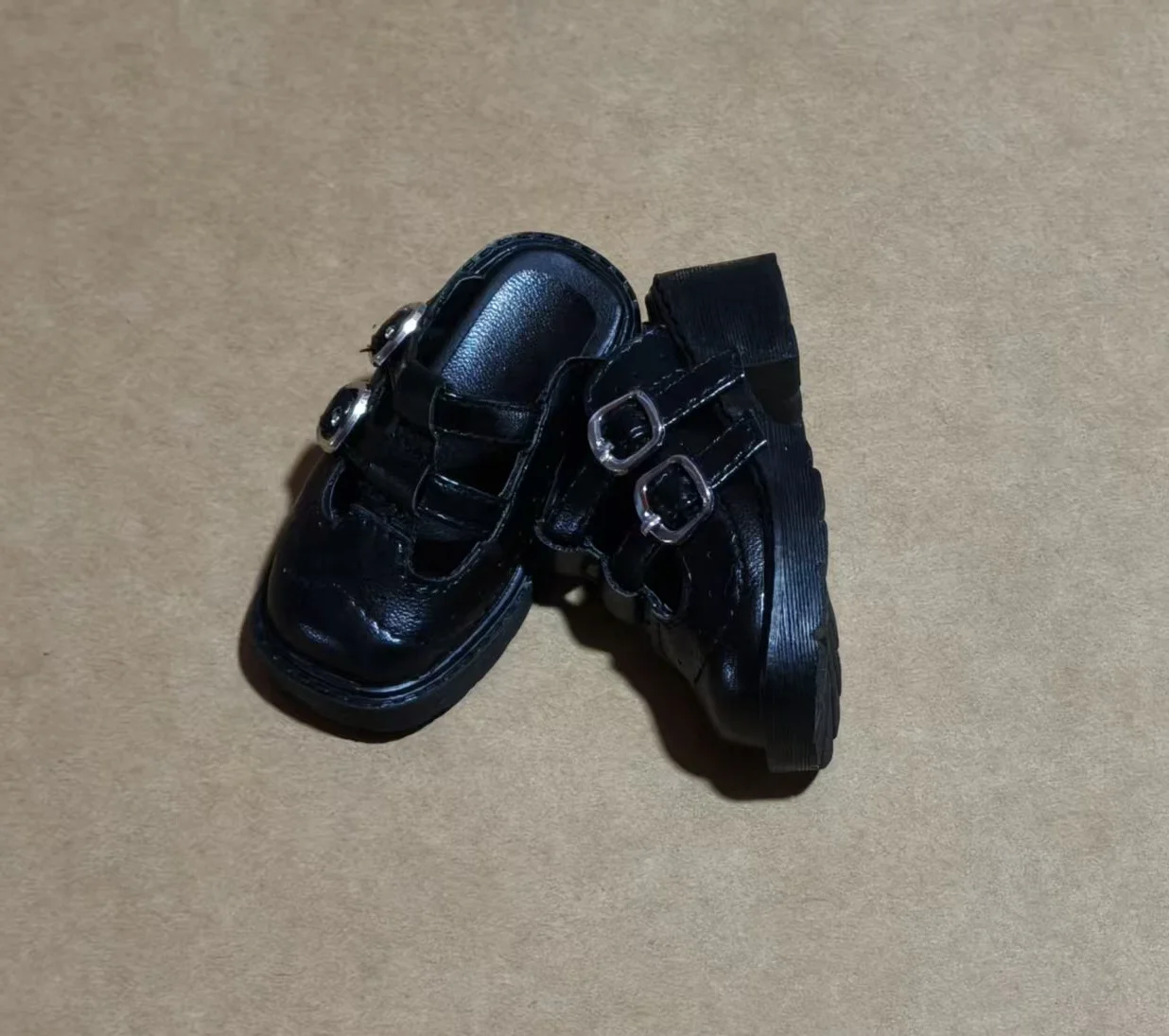 

Обувь для кукол BJD/SD, элегантные маленькие кожаные туфли на мягкой подошве с круглым носком 1/4, матовые, черные, с двойной крестообразной пряжкой, аксессуары для кукол