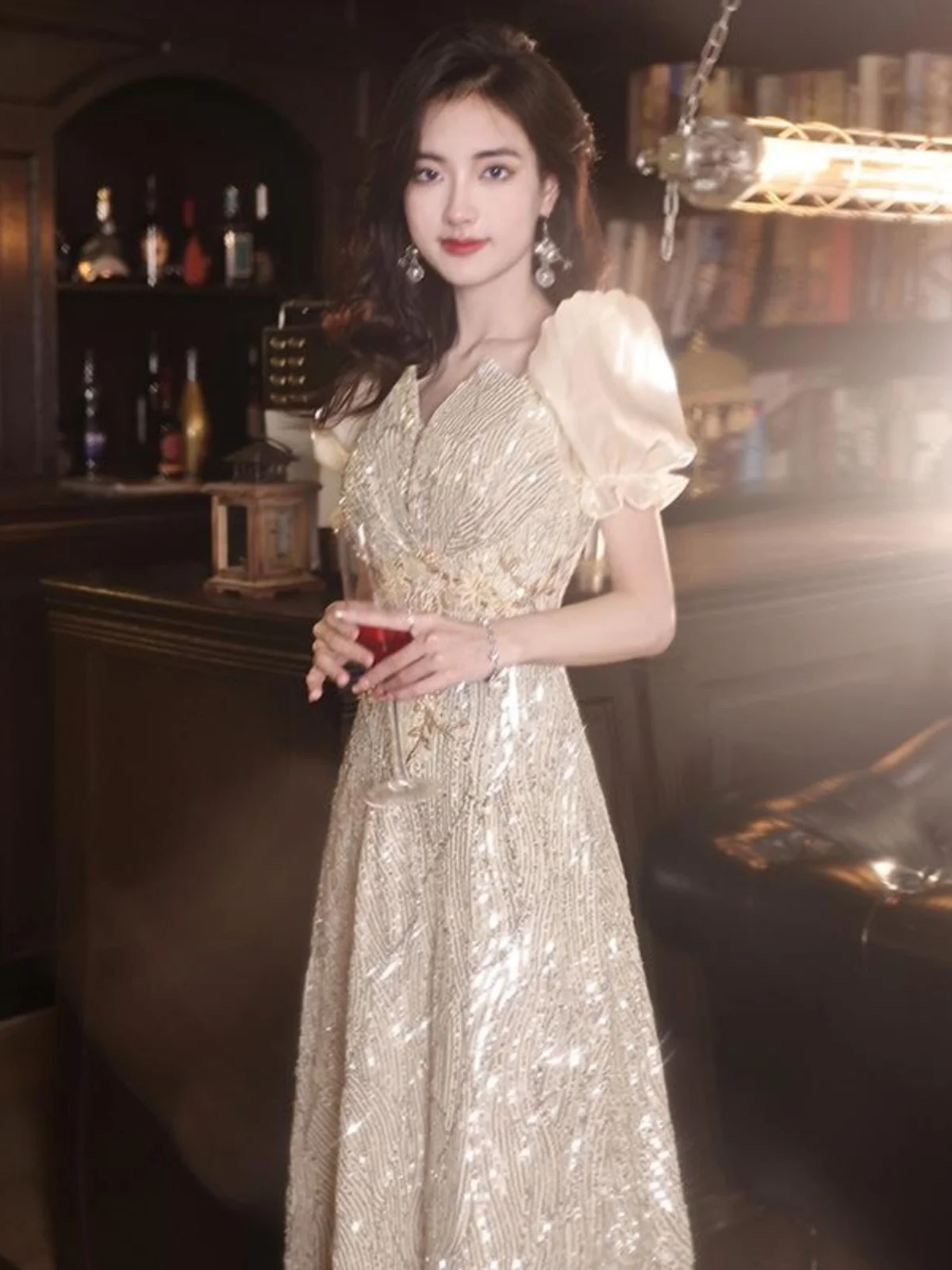 

Длинное вечернее платье с пайетками для женщин, элитное, роскошное, для торжественных мероприятий, корейский стиль, с пышными короткими рукавами, V-образный вырез