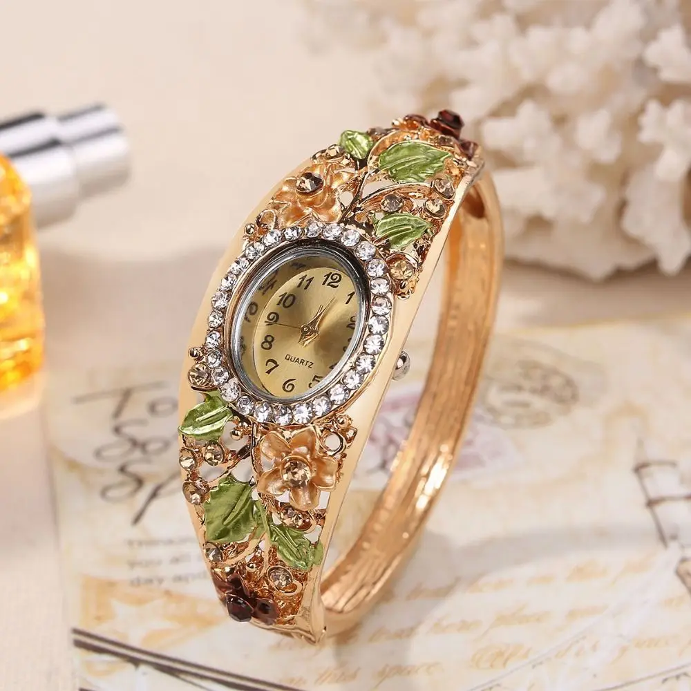 

Винтажные часы с цветочным узором, круглый циферблат, браслет со стразами, кварцевые часы, универсальный дизайн, украшенные кристаллами, женские наручные часы