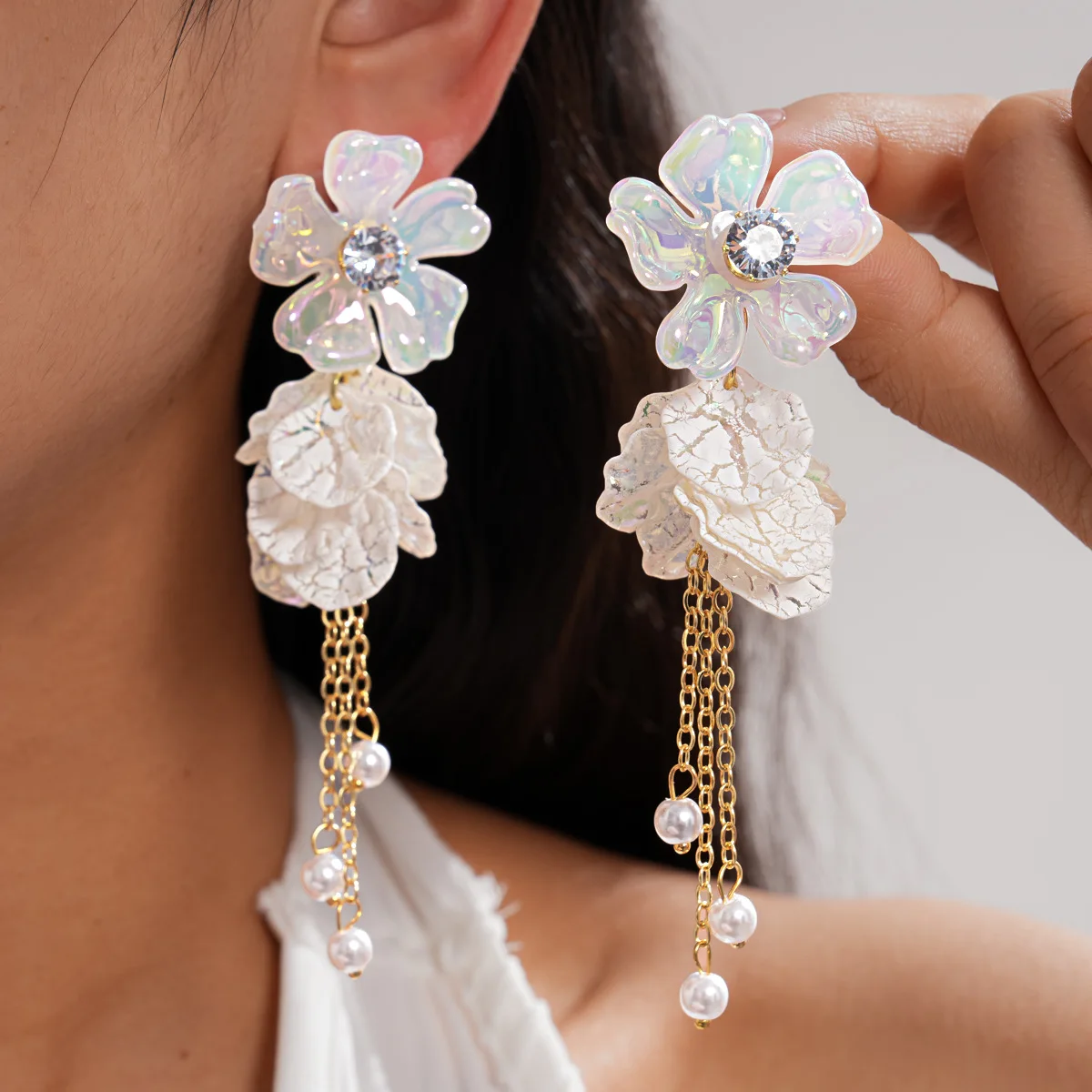 

Iridescent Acrylic Flower Drop Earrings Women Rhinestone Imitation Pearl Tassel Dangle Earrings Elegant Bridal Beach Jewelry