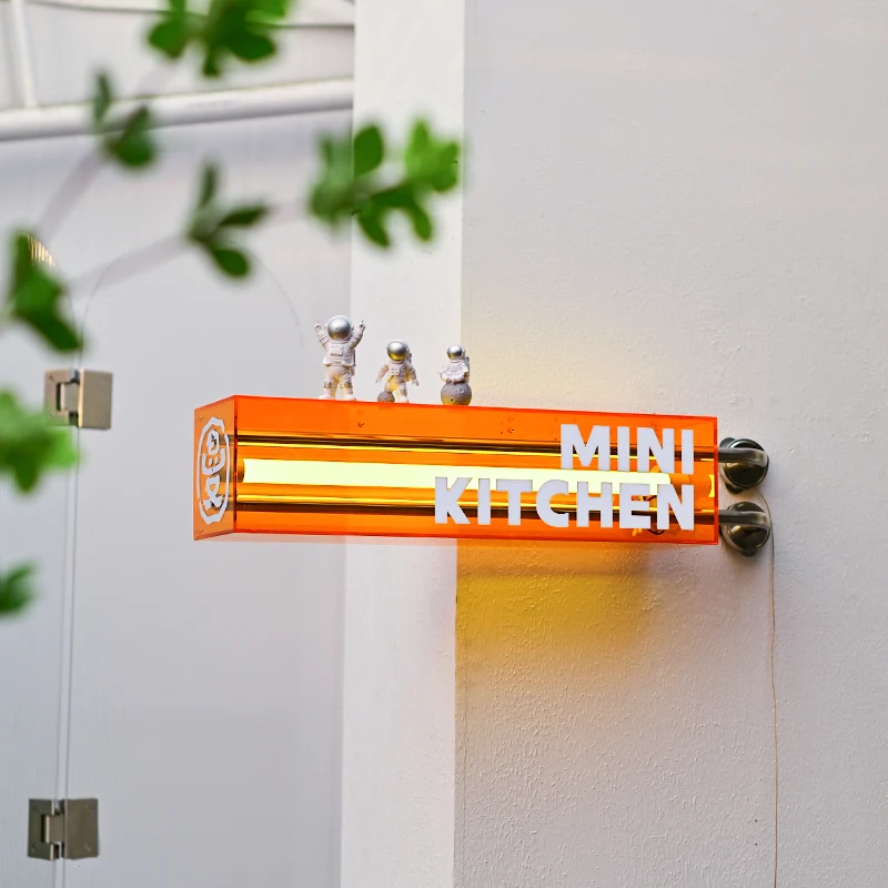 

Customized Horizontal Hanging Acrylic Lightbox, Fluorescent Tube, and Illuminated Billboard for Clothing Stores