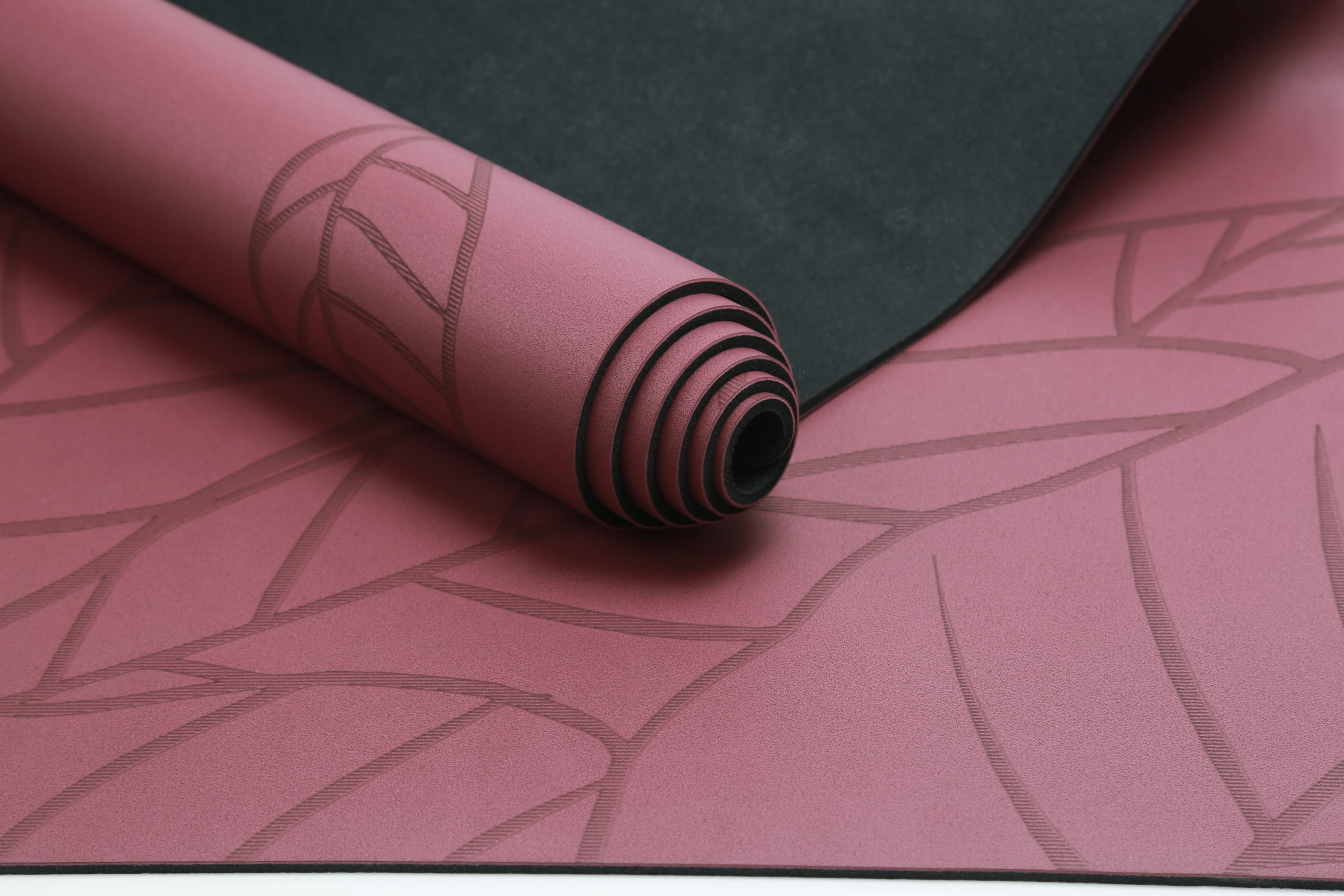 Eco Friendly New Design Pu Rubber Oval Yoga Mat Pilates Fitness Universal Wholesale Custom Curve Pu Yoga Mat