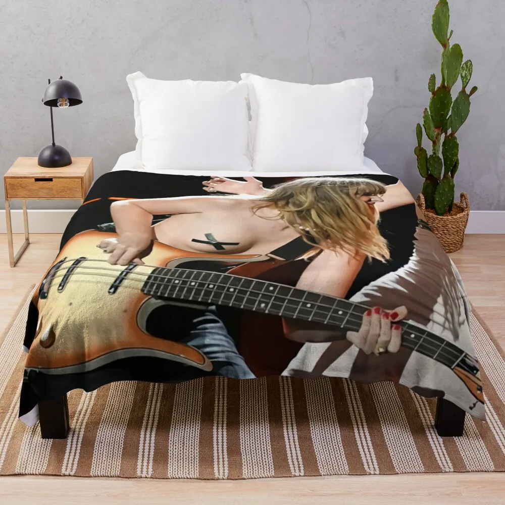 my victroias playing bass in maneskin Throw Blanket Quilt valentine gift ideas Blankets